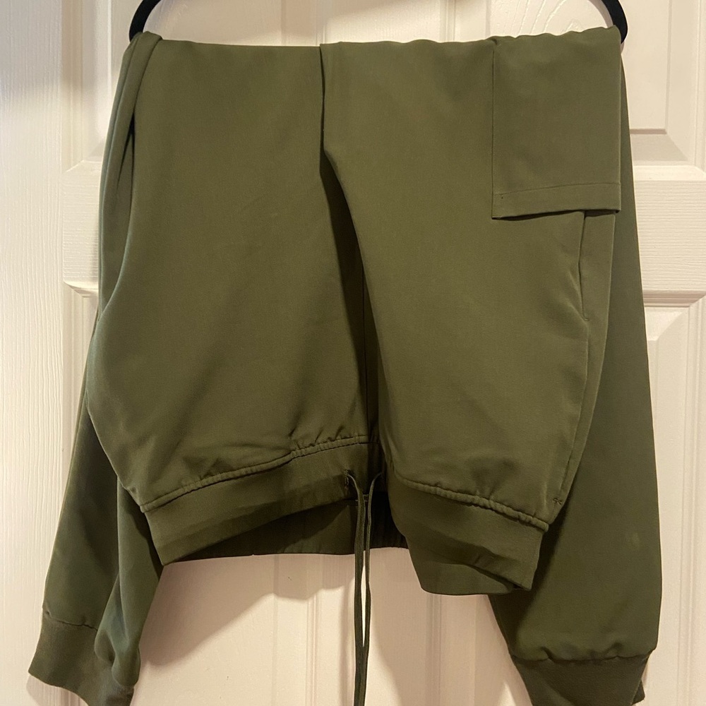 Olive Green Joggers Scrubs - Mandala (T-Large)